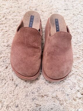 Reef Suede Slip-On Mules in Mauve Brown